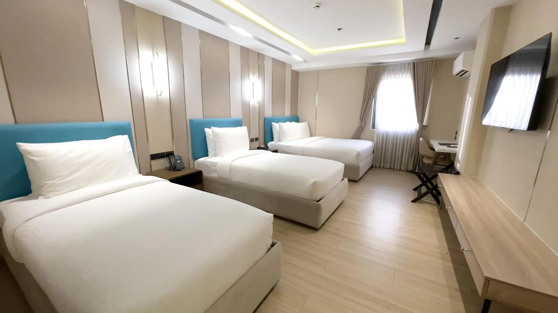 Belajandro Hotel Angeles City 4*,  菲律宾
