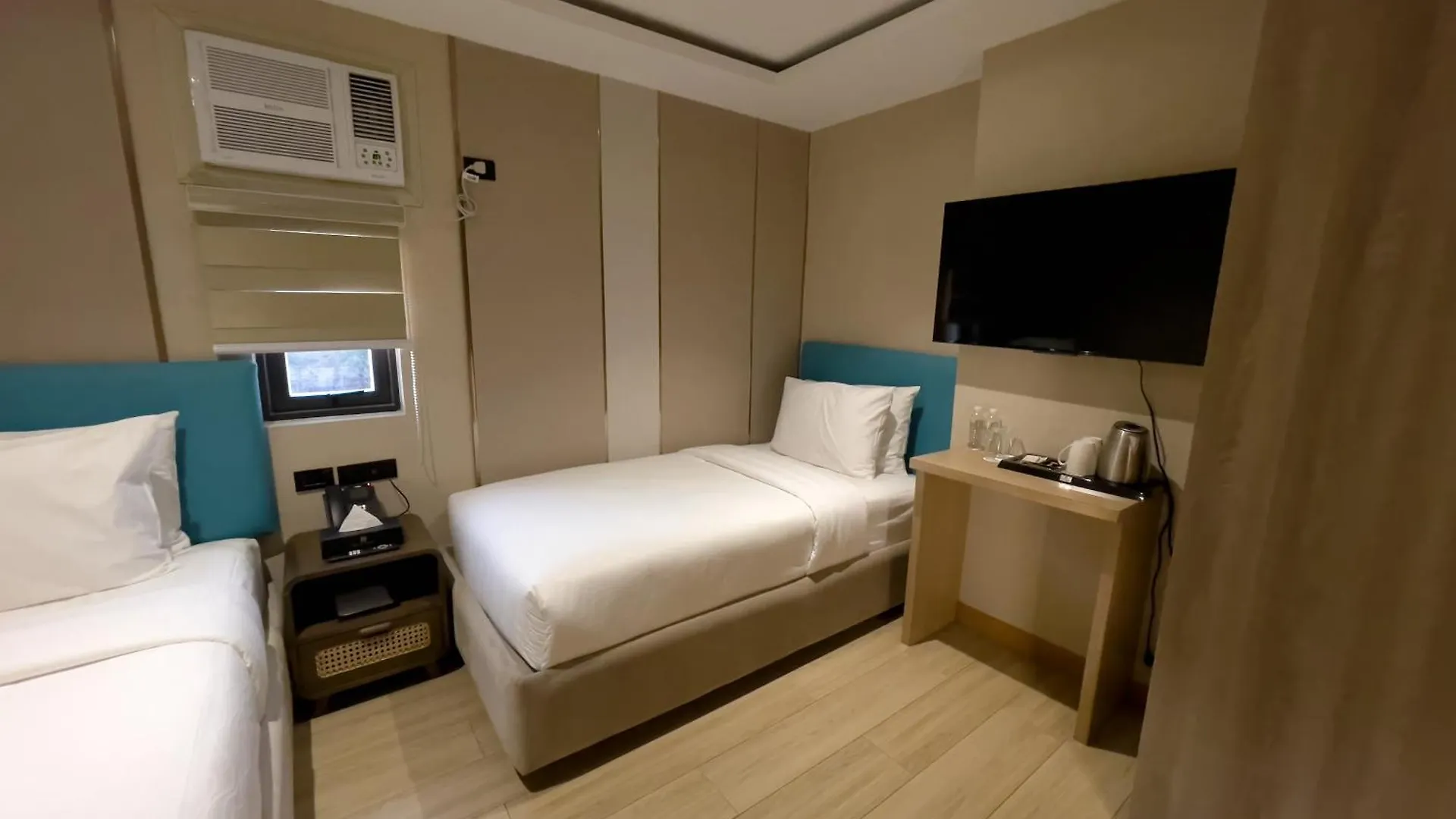 Belajandro Hotel Angeles City 4*,  菲律宾
